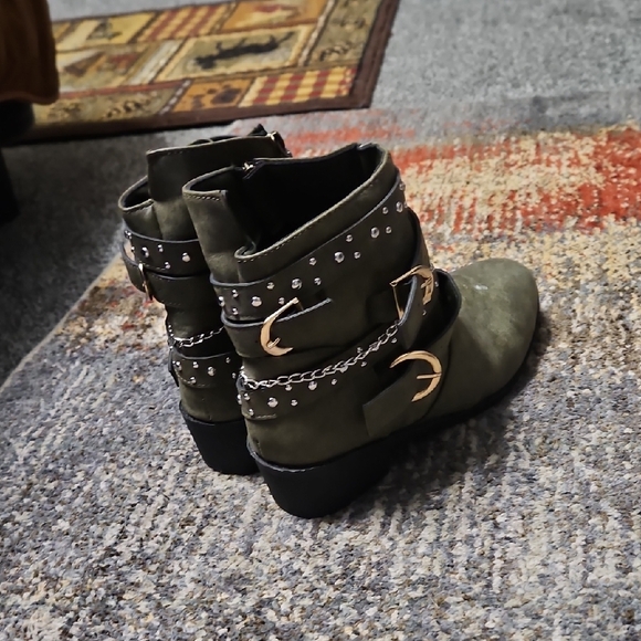 SHEIN Olive Green Studded Ankle Boots - Picture 3 of 4